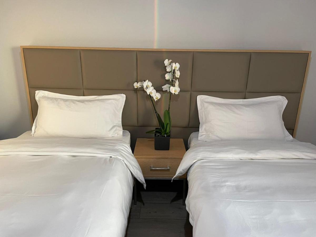 The Stay Furnished Apartments Дбає Екстер'єр фото