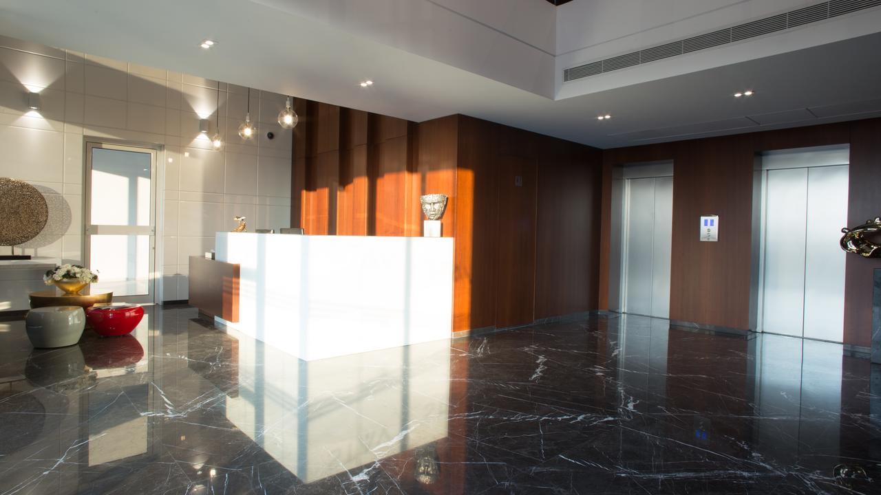 The Stay Furnished Apartments Дбає Екстер'єр фото