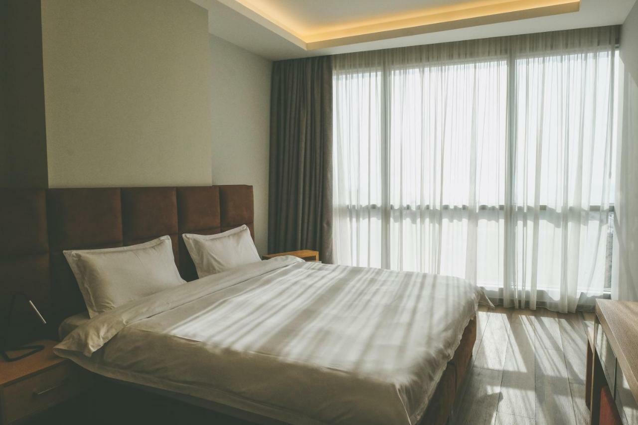 The Stay Furnished Apartments Дбає Екстер'єр фото